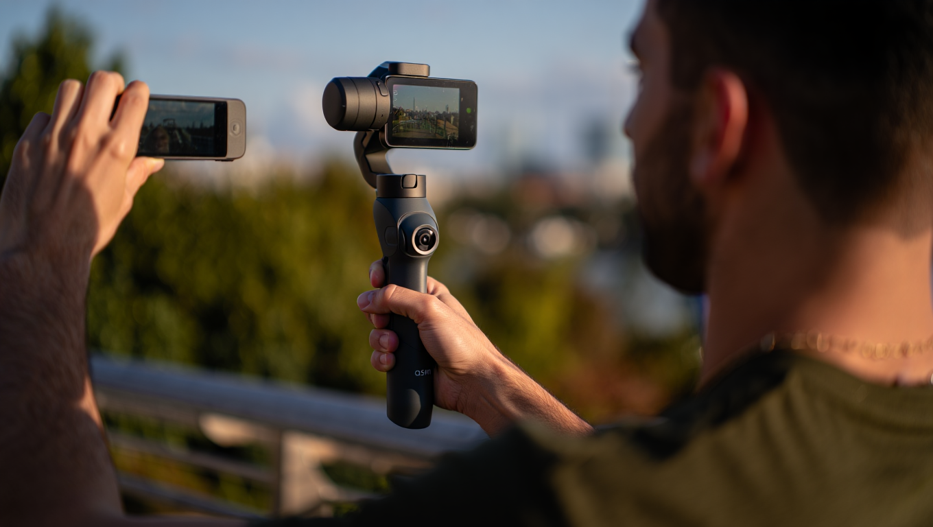 Handheld Gimbal: 5 Best Ways To Boost Your Vlogging Success (Pro Guide) 3 Handheld Gimbal - Illustration 2